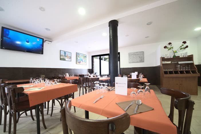 Restaurant — 1